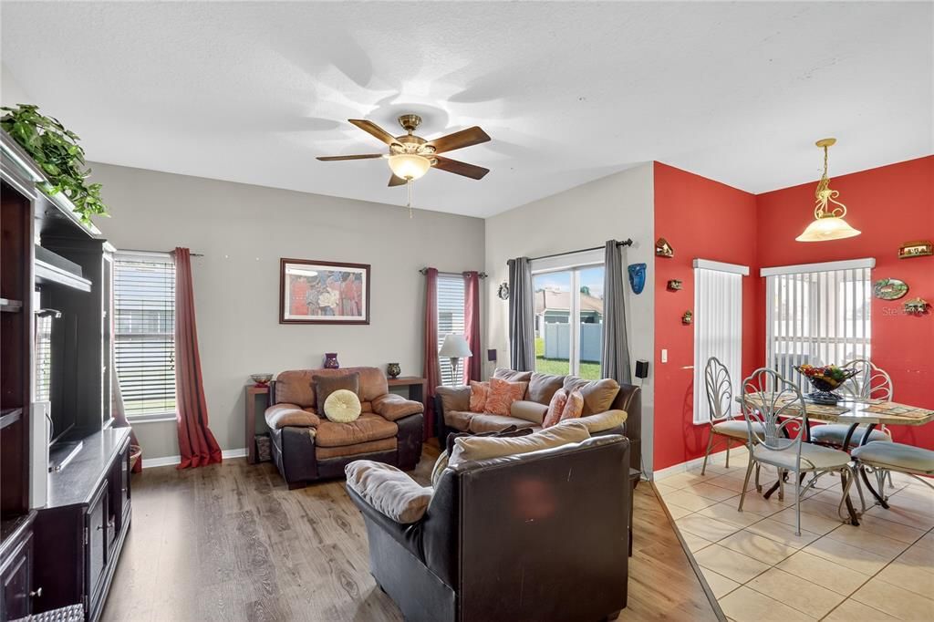 Active With Contract: $325,000 (3 beds, 2 baths, 1687 Square Feet)