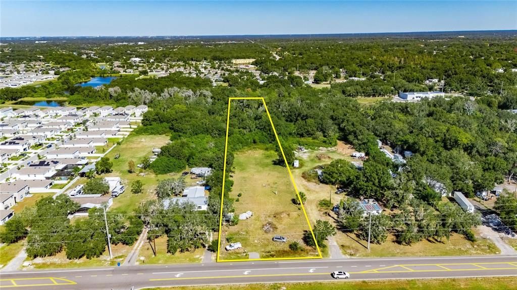 En Venta: $550,000 (3.02 acres)