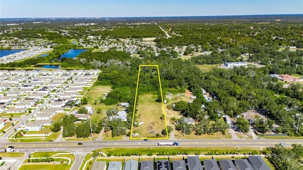 En Venta: $550,000 (3.02 acres)