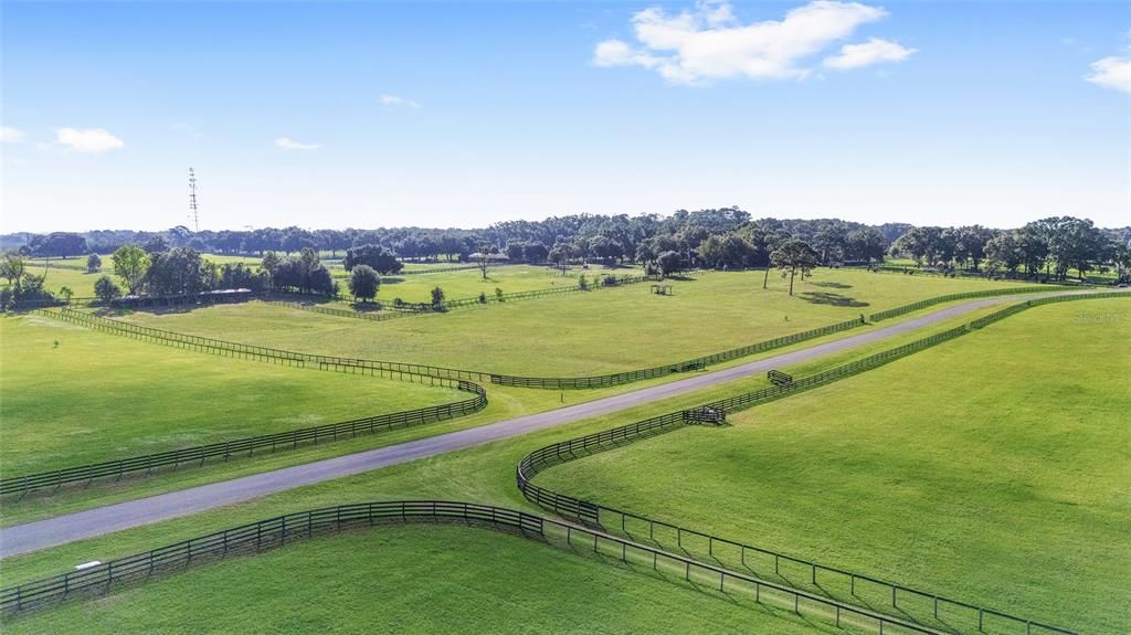 待售: $399,995 (10.79 acres)