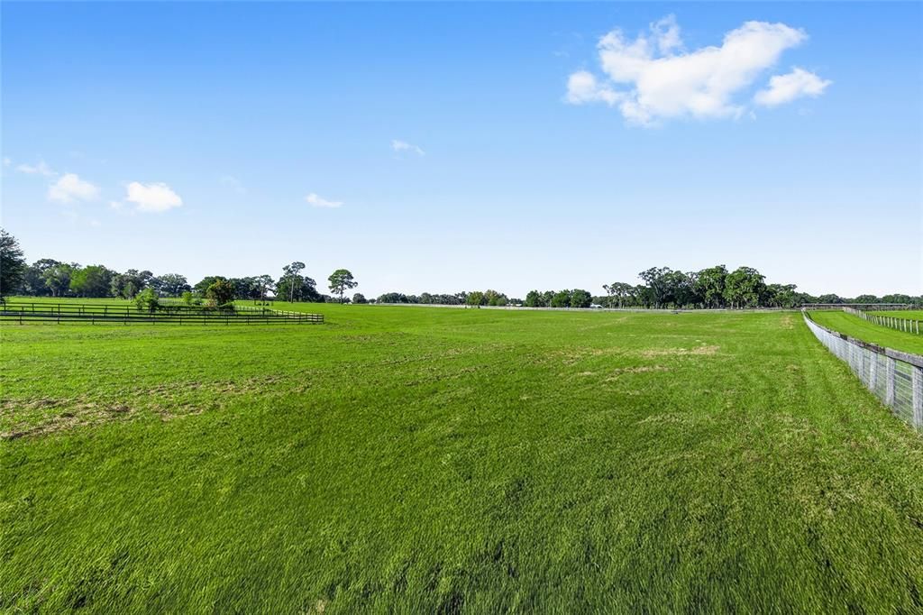 待售: $399,995 (10.79 acres)