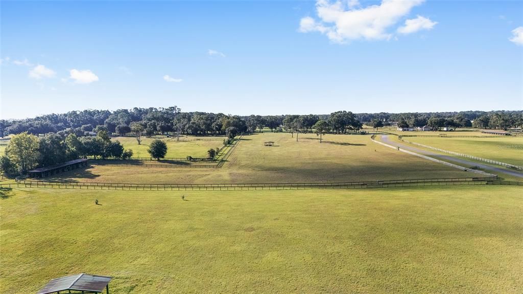 待售: $399,995 (10.79 acres)