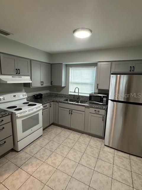 Recently Rented: $1,430 (2 beds, 1 baths, 756 Square Feet)