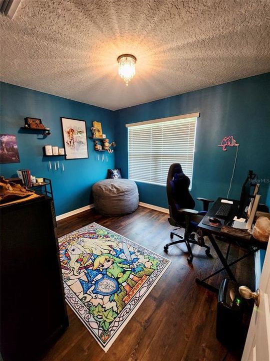 合同活跃: $315,000 (3 贝兹, 2 浴室, 1670 平方英尺)