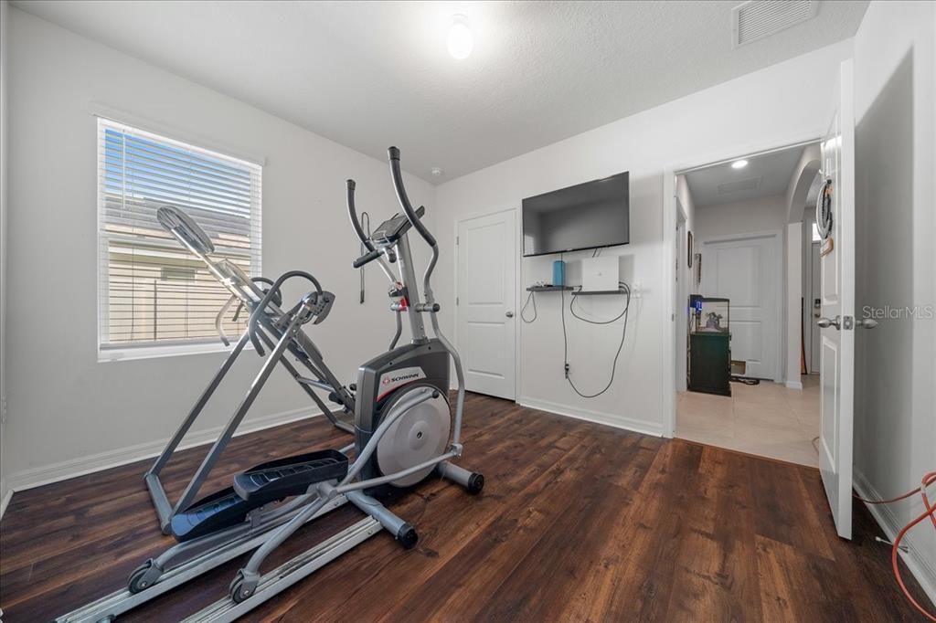 合同活跃: $315,000 (3 贝兹, 2 浴室, 1670 平方英尺)