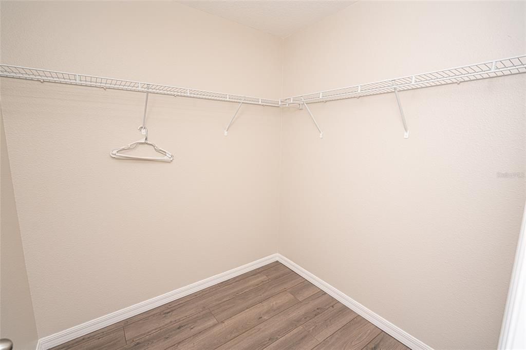 For Rent: $1,800 (3 beds, 3 baths, 1831 Square Feet)