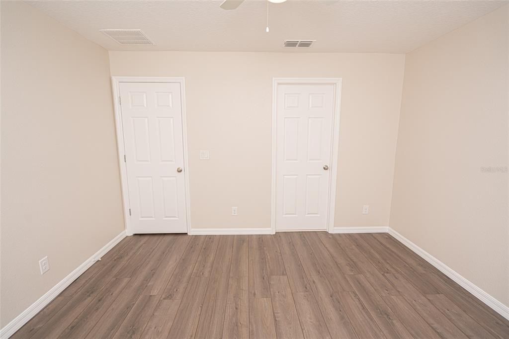 For Rent: $1,800 (3 beds, 3 baths, 1831 Square Feet)