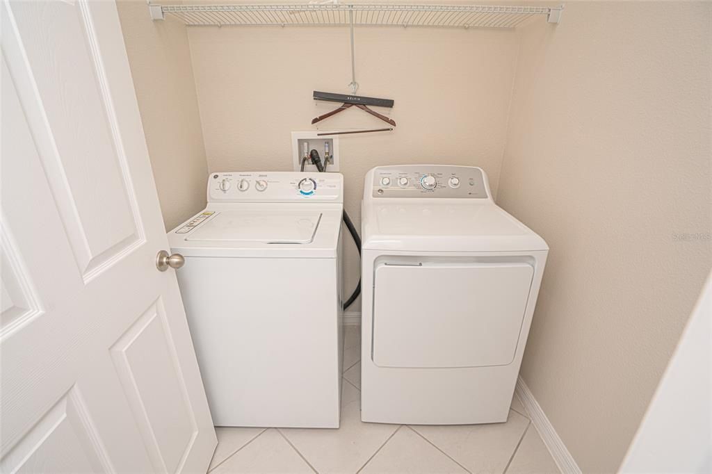 For Rent: $1,800 (3 beds, 3 baths, 1831 Square Feet)