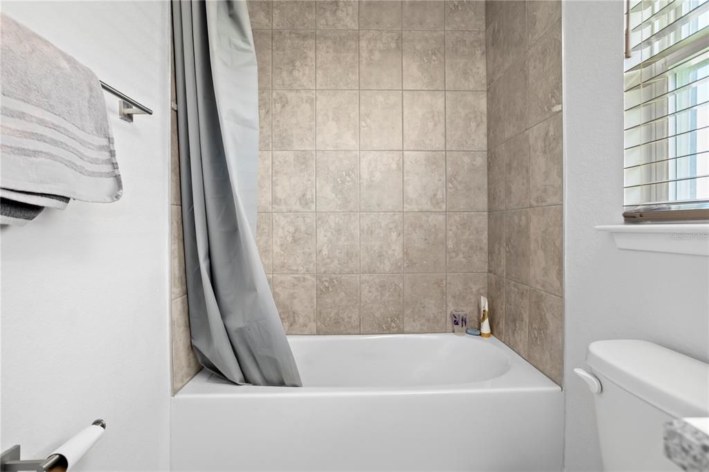 For Sale: $316,000 (4 beds, 3 baths, 2217 Square Feet)