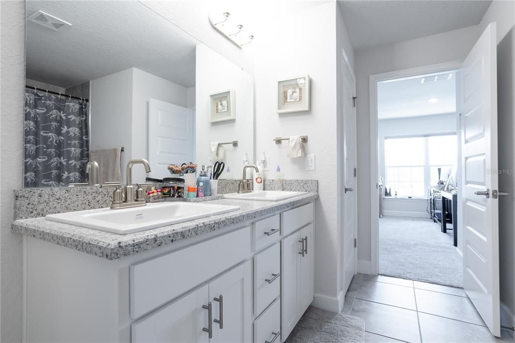 For Sale: $316,000 (4 beds, 3 baths, 2217 Square Feet)