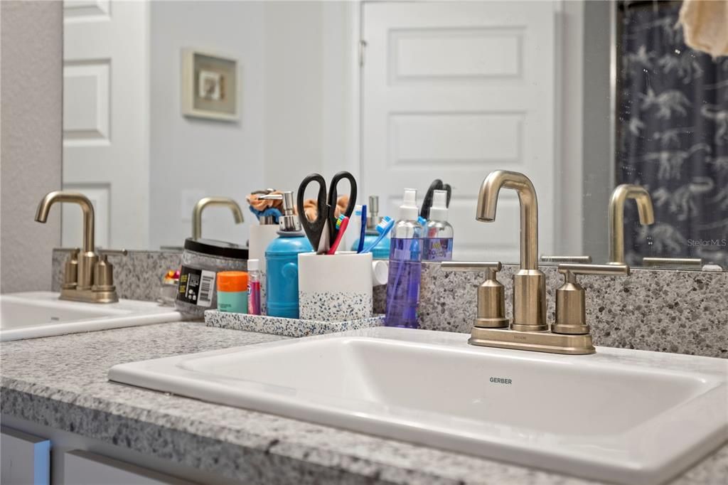 For Sale: $316,000 (4 beds, 3 baths, 2217 Square Feet)