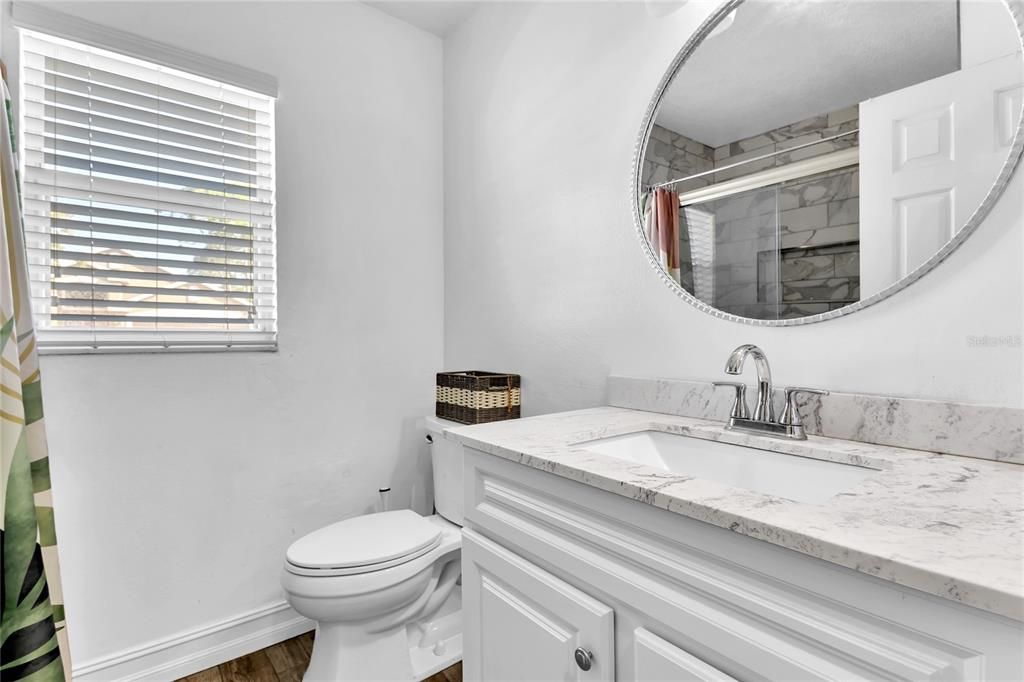 合同活跃: $385,000 (3 贝兹, 2 浴室, 1606 平方英尺)