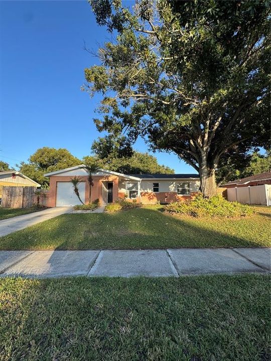 Activo con contrato: $299,000 (3 camas, 2 baños, 1143 Pies cuadrados)