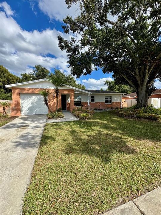 Activo con contrato: $299,000 (3 camas, 2 baños, 1143 Pies cuadrados)