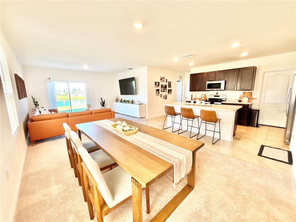 En Venta: $380,000 (5 camas, 3 baños, 2522 Pies cuadrados)