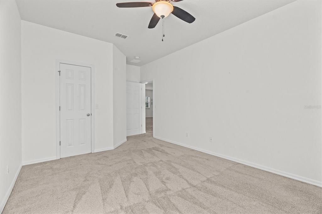 Active With Contract: $679,900 (6 beds, 4 baths, 4239 Square Feet)