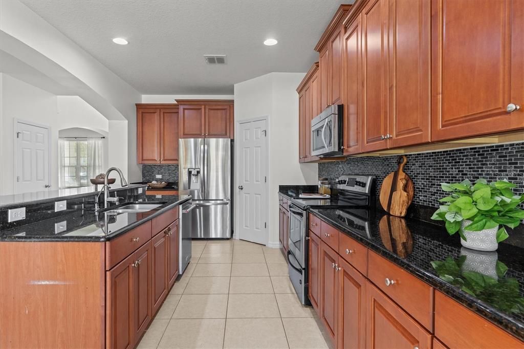 Active With Contract: $679,900 (6 beds, 4 baths, 4239 Square Feet)