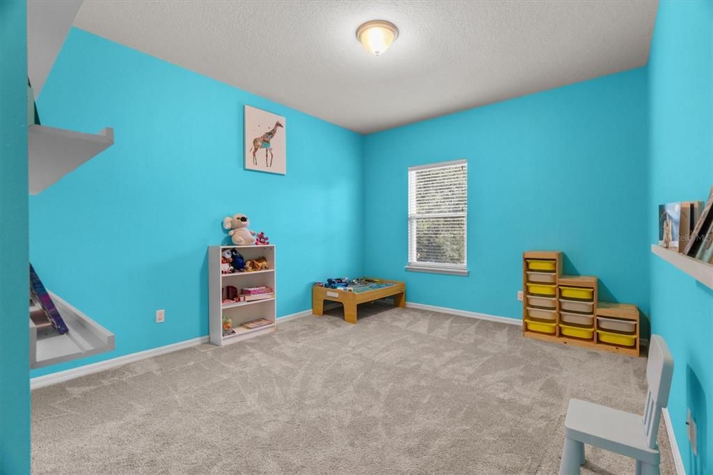 Active With Contract: $679,900 (6 beds, 4 baths, 4239 Square Feet)