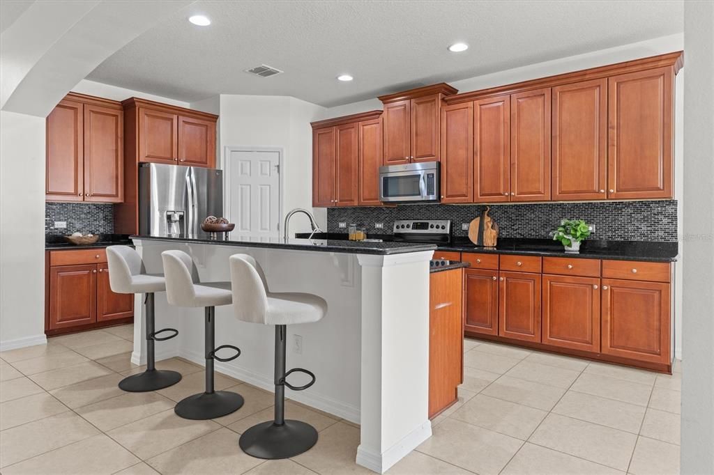 Active With Contract: $679,900 (6 beds, 4 baths, 4239 Square Feet)