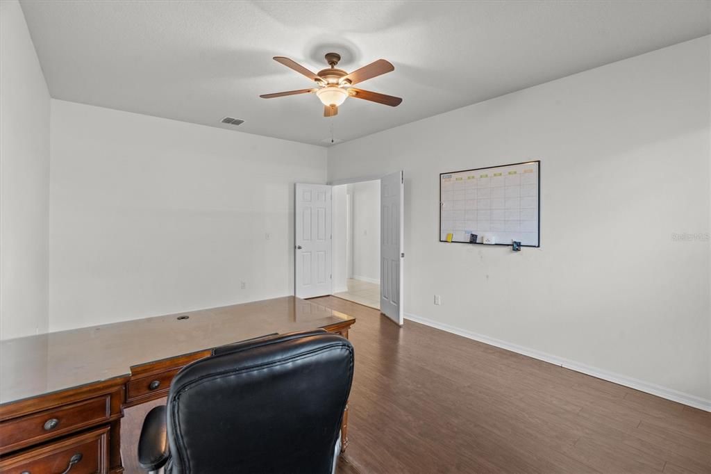 Active With Contract: $679,900 (6 beds, 4 baths, 4239 Square Feet)