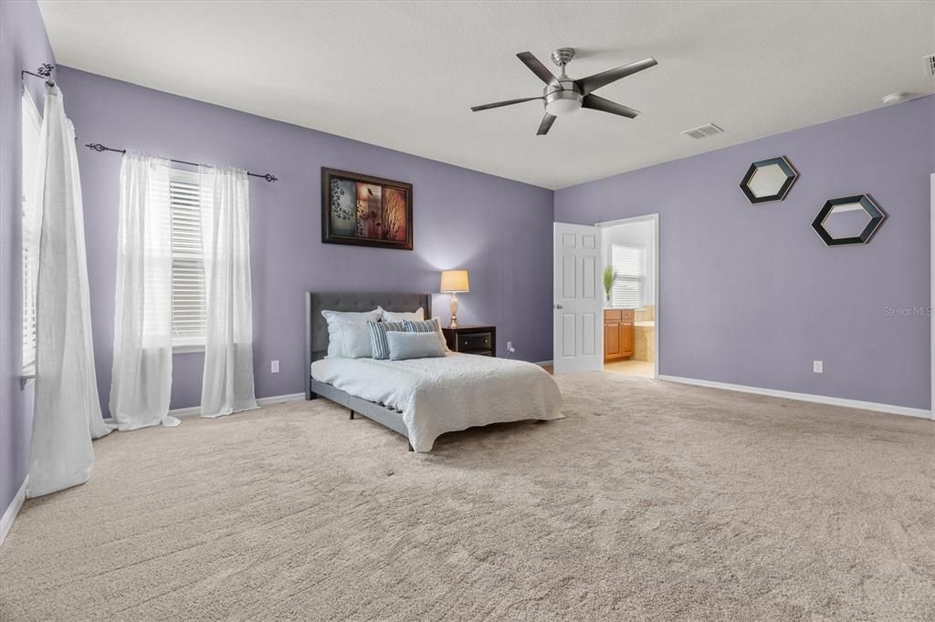 Active With Contract: $679,900 (6 beds, 4 baths, 4239 Square Feet)