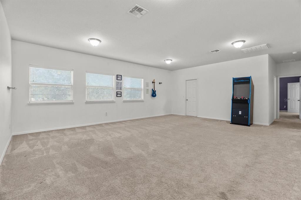 Active With Contract: $679,900 (6 beds, 4 baths, 4239 Square Feet)