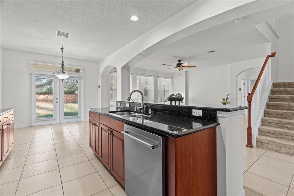 Active With Contract: $679,900 (6 beds, 4 baths, 4239 Square Feet)