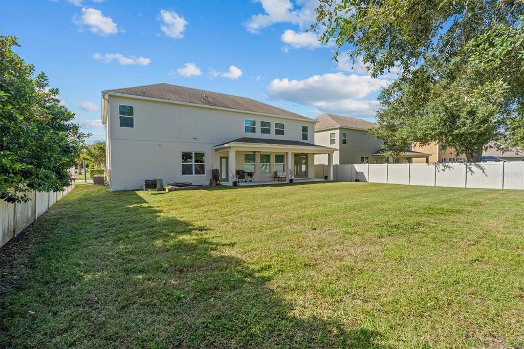 Active With Contract: $679,900 (6 beds, 4 baths, 4239 Square Feet)