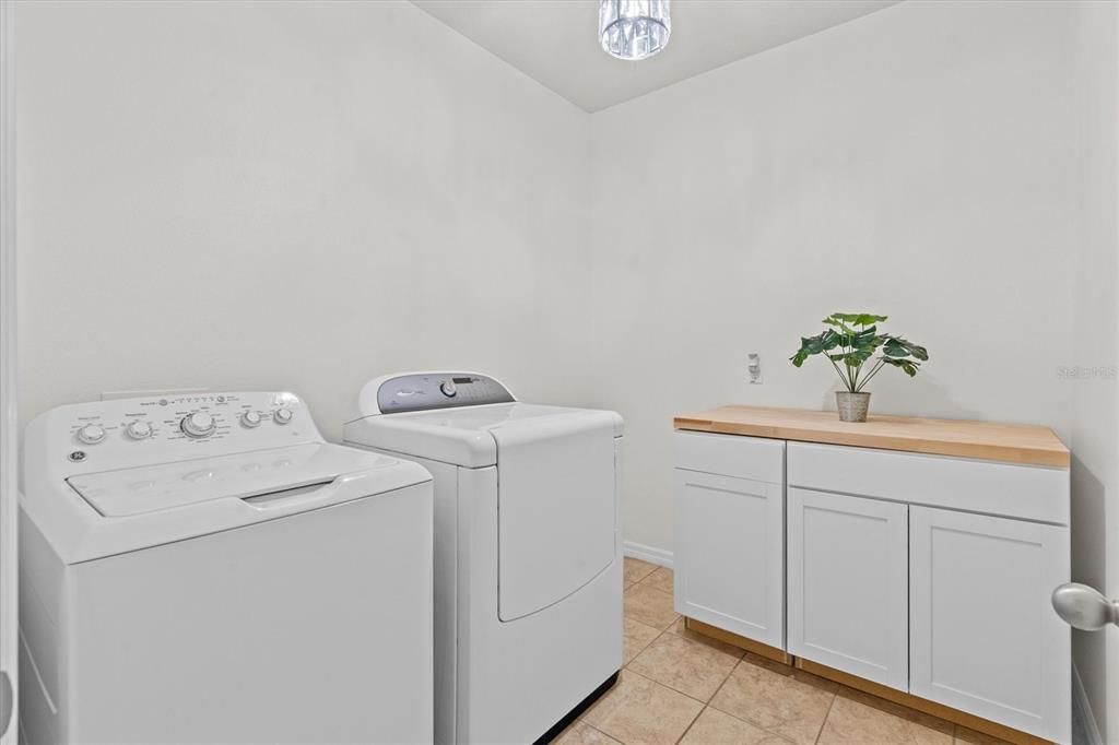 Active With Contract: $679,900 (6 beds, 4 baths, 4239 Square Feet)