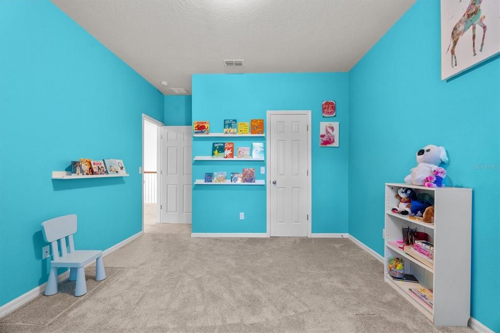 Active With Contract: $679,900 (6 beds, 4 baths, 4239 Square Feet)