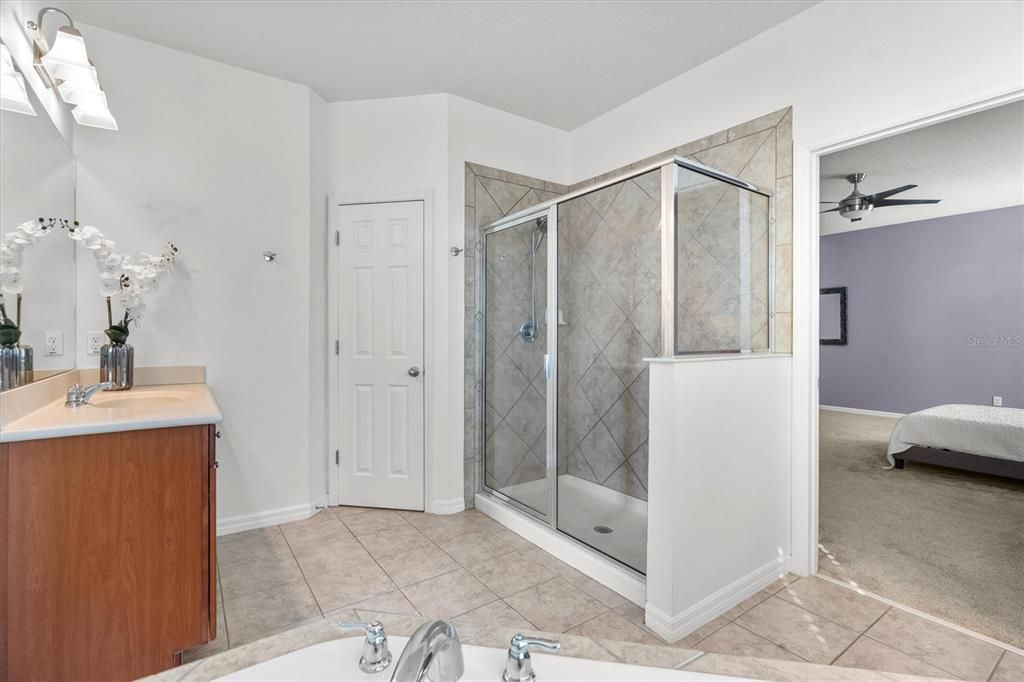 Active With Contract: $679,900 (6 beds, 4 baths, 4239 Square Feet)