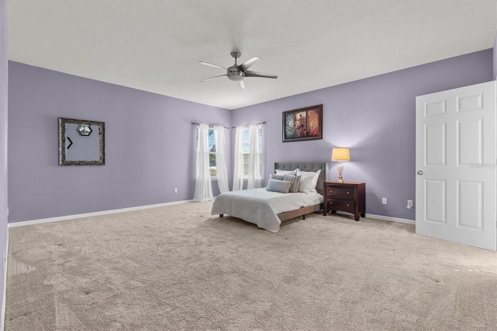 Active With Contract: $679,900 (6 beds, 4 baths, 4239 Square Feet)