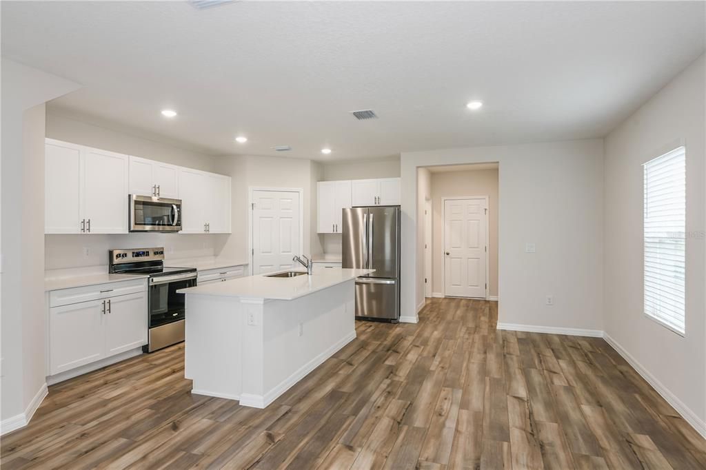 For Sale: $309,999 (4 beds, 2 baths, 1866 Square Feet)