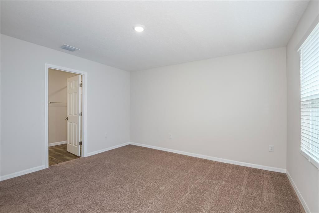 For Sale: $309,999 (4 beds, 2 baths, 1866 Square Feet)