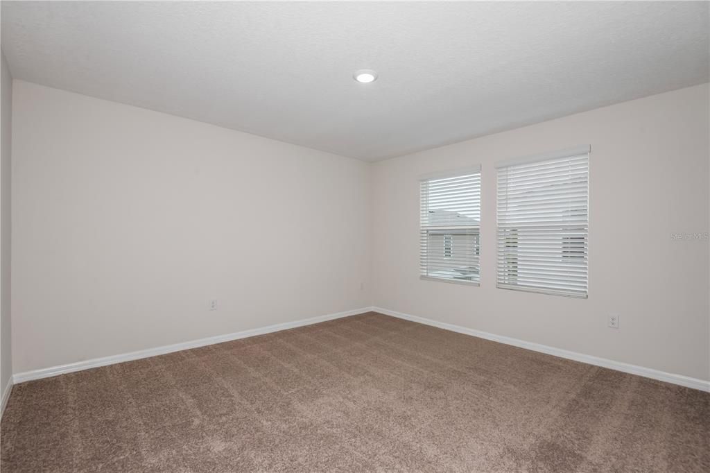 For Sale: $309,999 (4 beds, 2 baths, 1866 Square Feet)