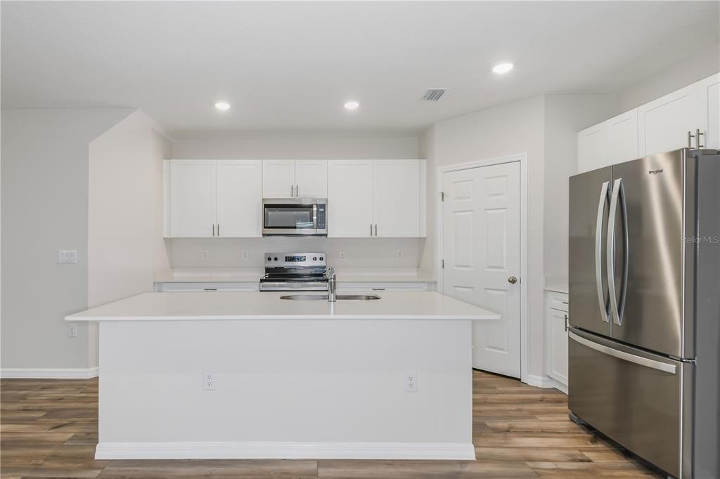 For Sale: $309,999 (4 beds, 2 baths, 1866 Square Feet)