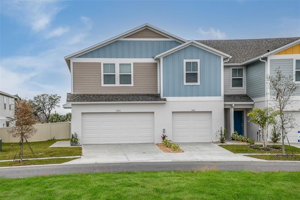 For Sale: $309,999 (4 beds, 2 baths, 1866 Square Feet)