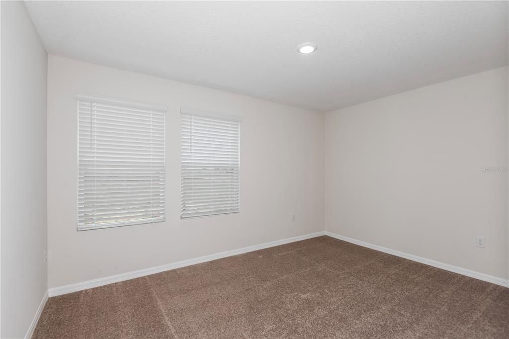 For Sale: $309,999 (4 beds, 2 baths, 1866 Square Feet)