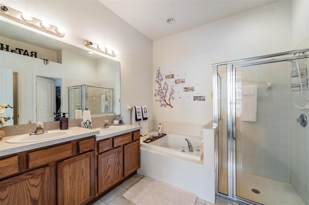 For Sale: $299,000 (3 beds, 2 baths, 1455 Square Feet)