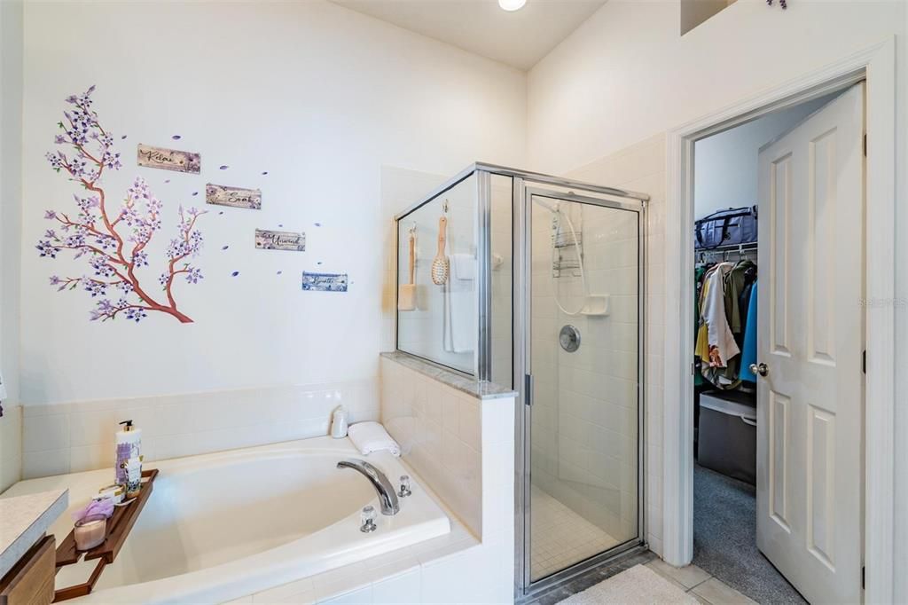 For Sale: $299,000 (3 beds, 2 baths, 1455 Square Feet)