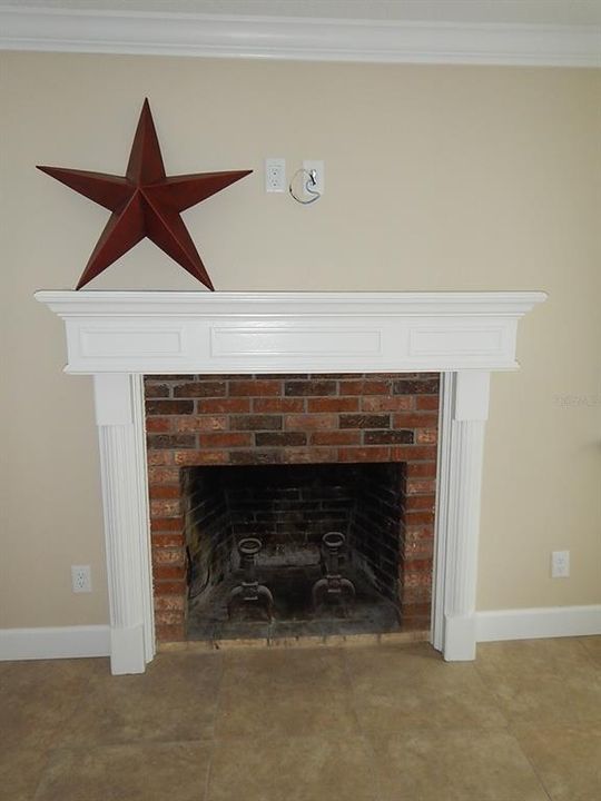 For Rent: $1,850 (2 beds, 1 baths, 1124 Square Feet)