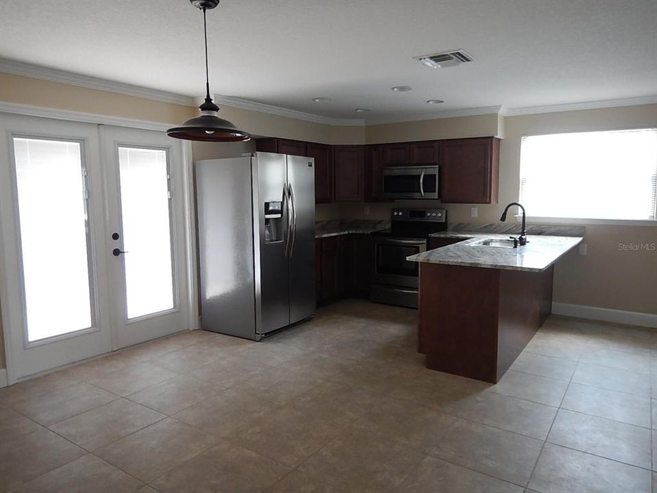 For Rent: $1,850 (2 beds, 1 baths, 1124 Square Feet)