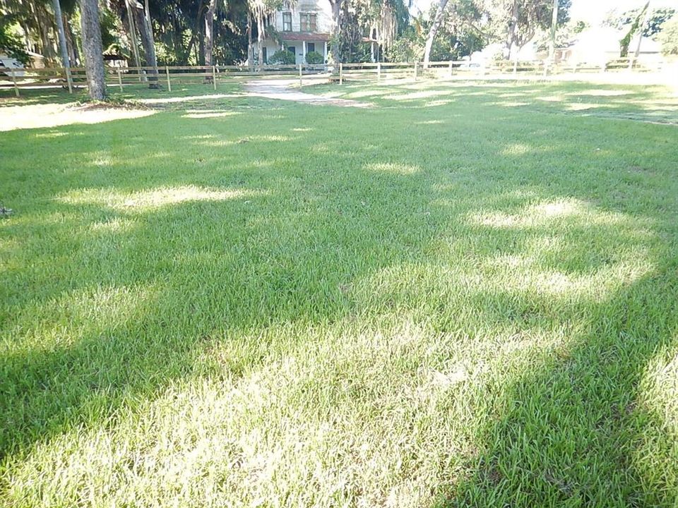 For Rent: $1,850 (2 beds, 1 baths, 1124 Square Feet)