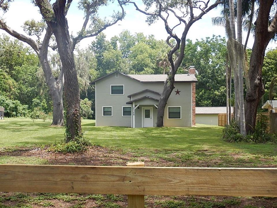 For Rent: $1,850 (2 beds, 1 baths, 1124 Square Feet)