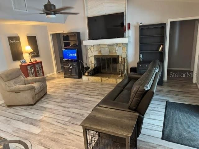 待售: $784,900 (4 贝兹, 3 浴室, 3129 平方英尺)