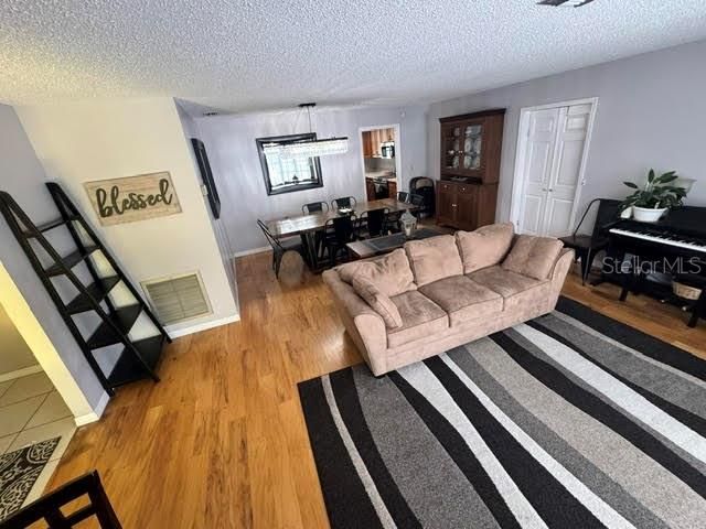 待售: $784,900 (4 贝兹, 3 浴室, 3129 平方英尺)