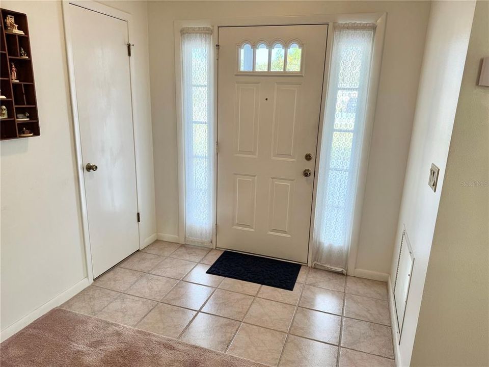 Под контрактом: $188,500 (2 спален, 2 ванн, 1336 Квадратных фут)