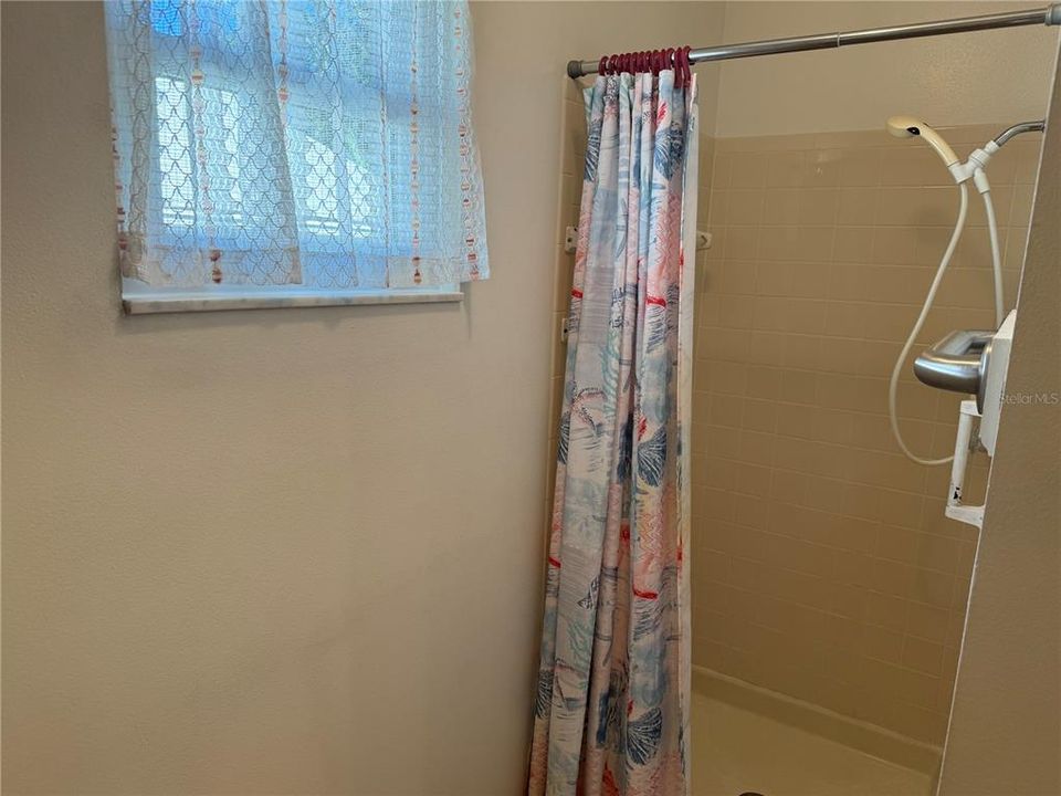 Под контрактом: $188,500 (2 спален, 2 ванн, 1336 Квадратных фут)