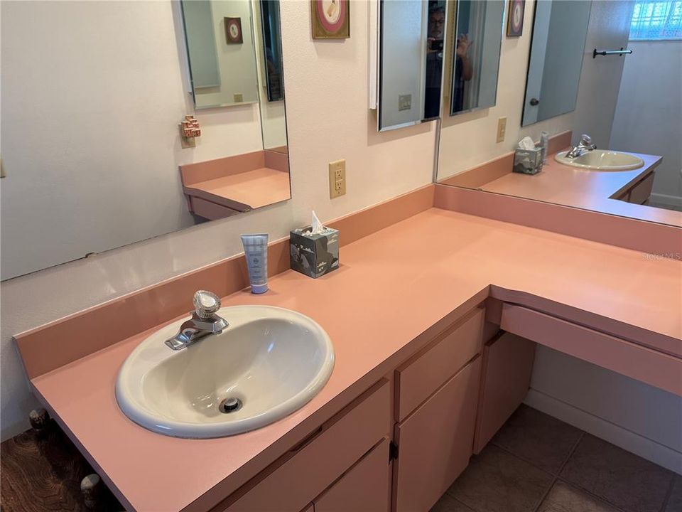 Под контрактом: $188,500 (2 спален, 2 ванн, 1336 Квадратных фут)