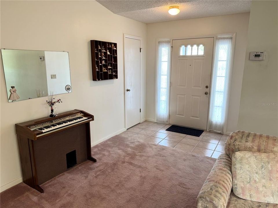 Под контрактом: $188,500 (2 спален, 2 ванн, 1336 Квадратных фут)